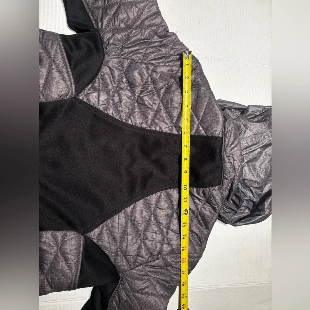 Guess Women’s Gray & Black Quilted Puffer Light Jacket Sz Large Hooded Full Zip